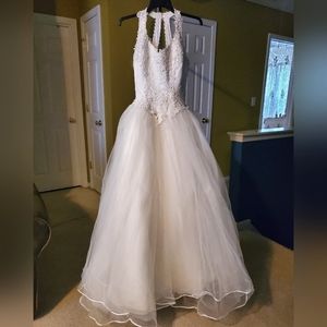 Gorgeous Jacquelin Wedding Gown size 10 Ivory